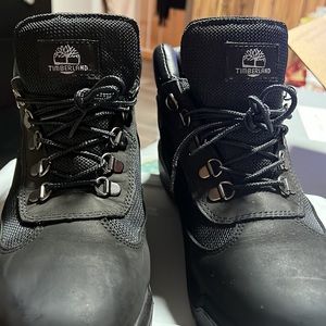 Selling in great used condition mens timberland black boots